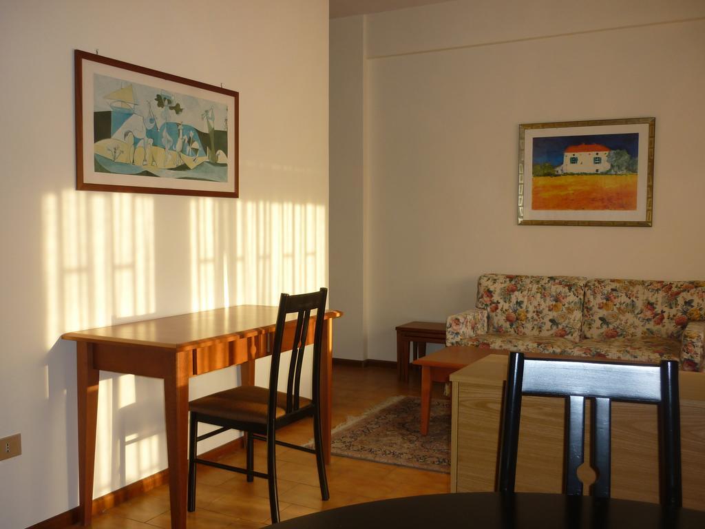 Lejlighedshotel Eur Nir