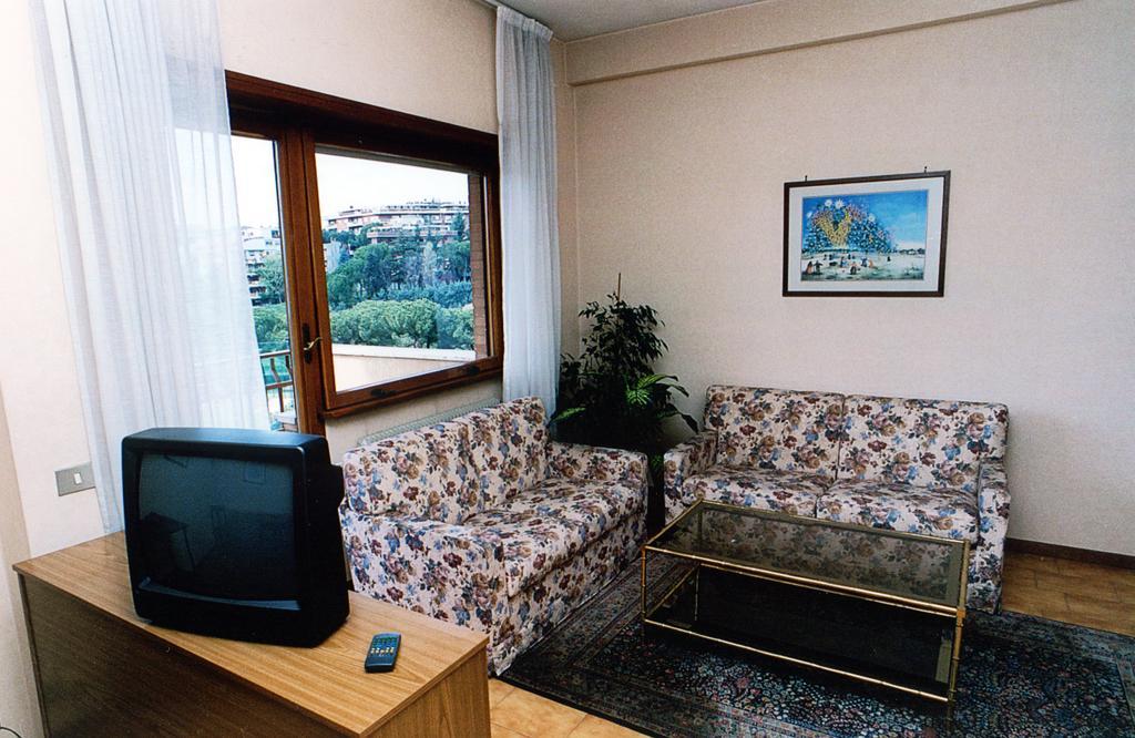 Lejlighedshotel Eur Nir