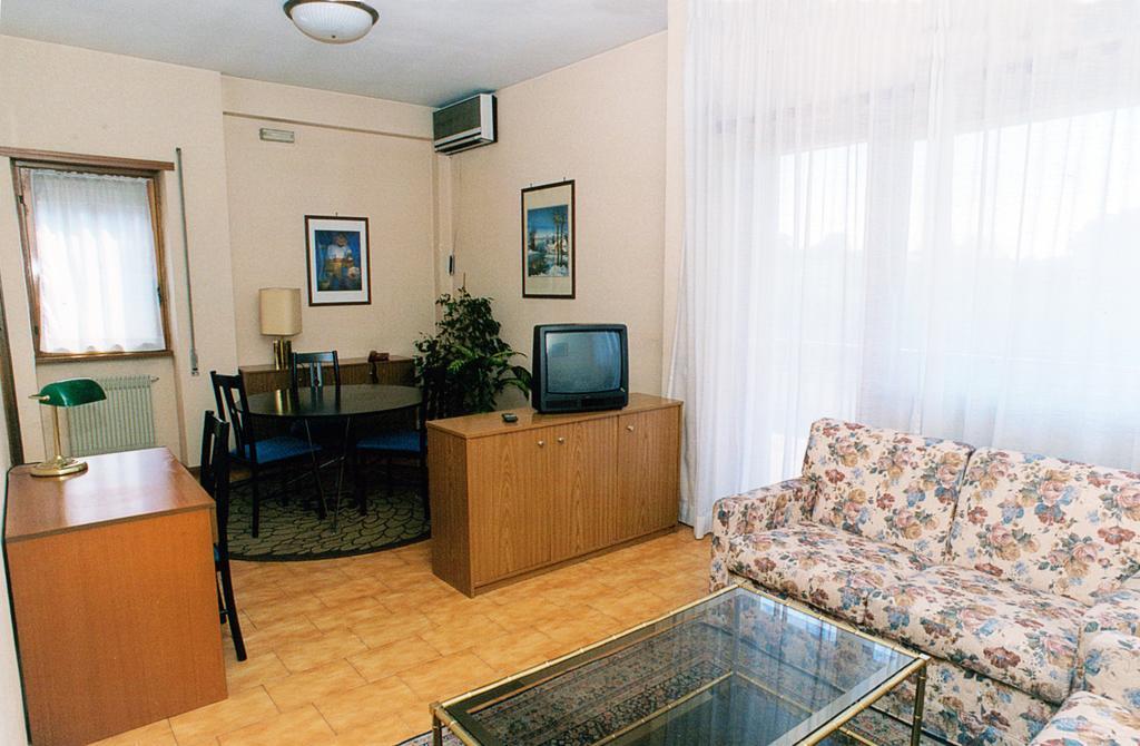 Eur Nir Lejlighedshotel